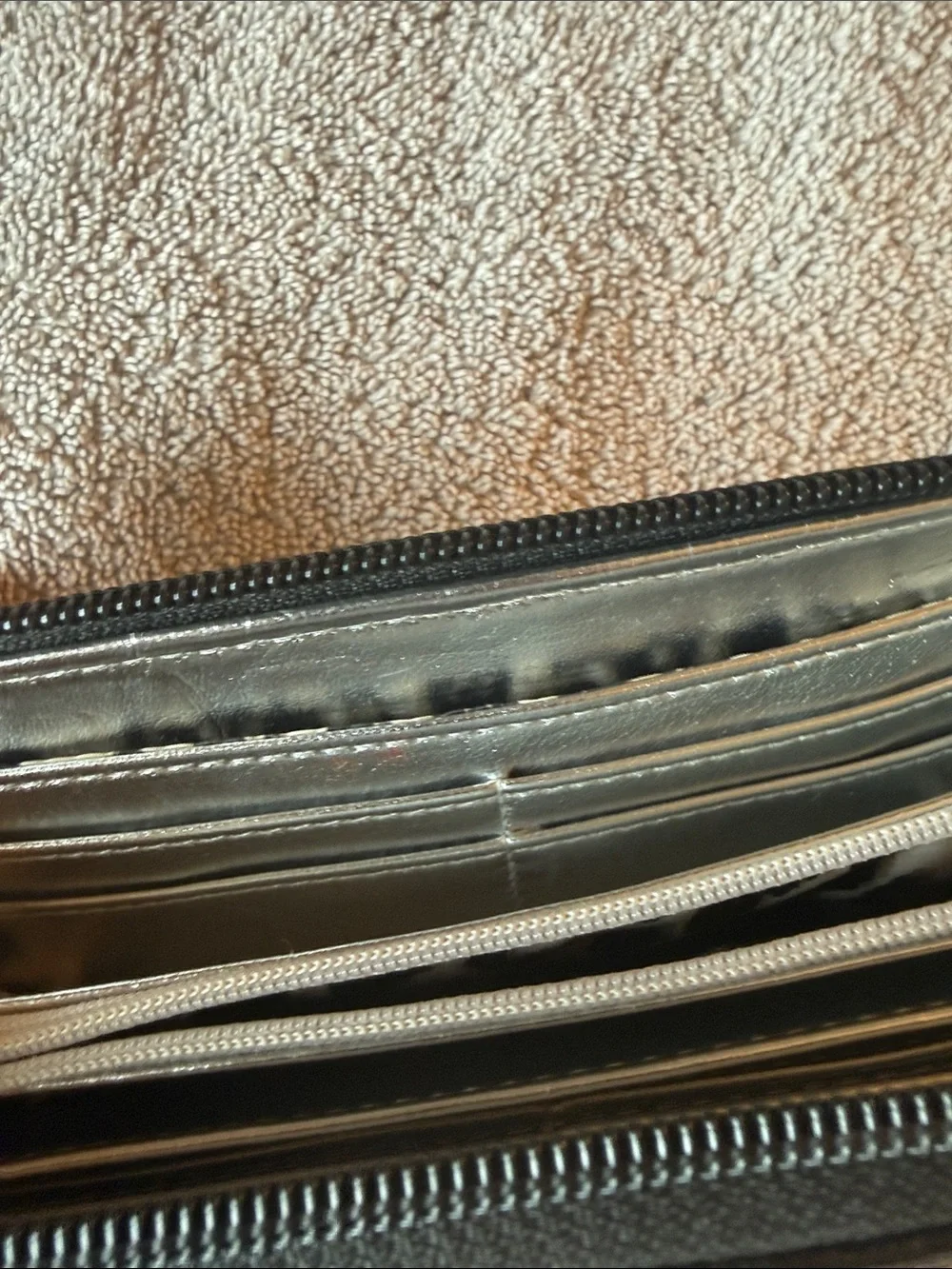 Nine West zip around